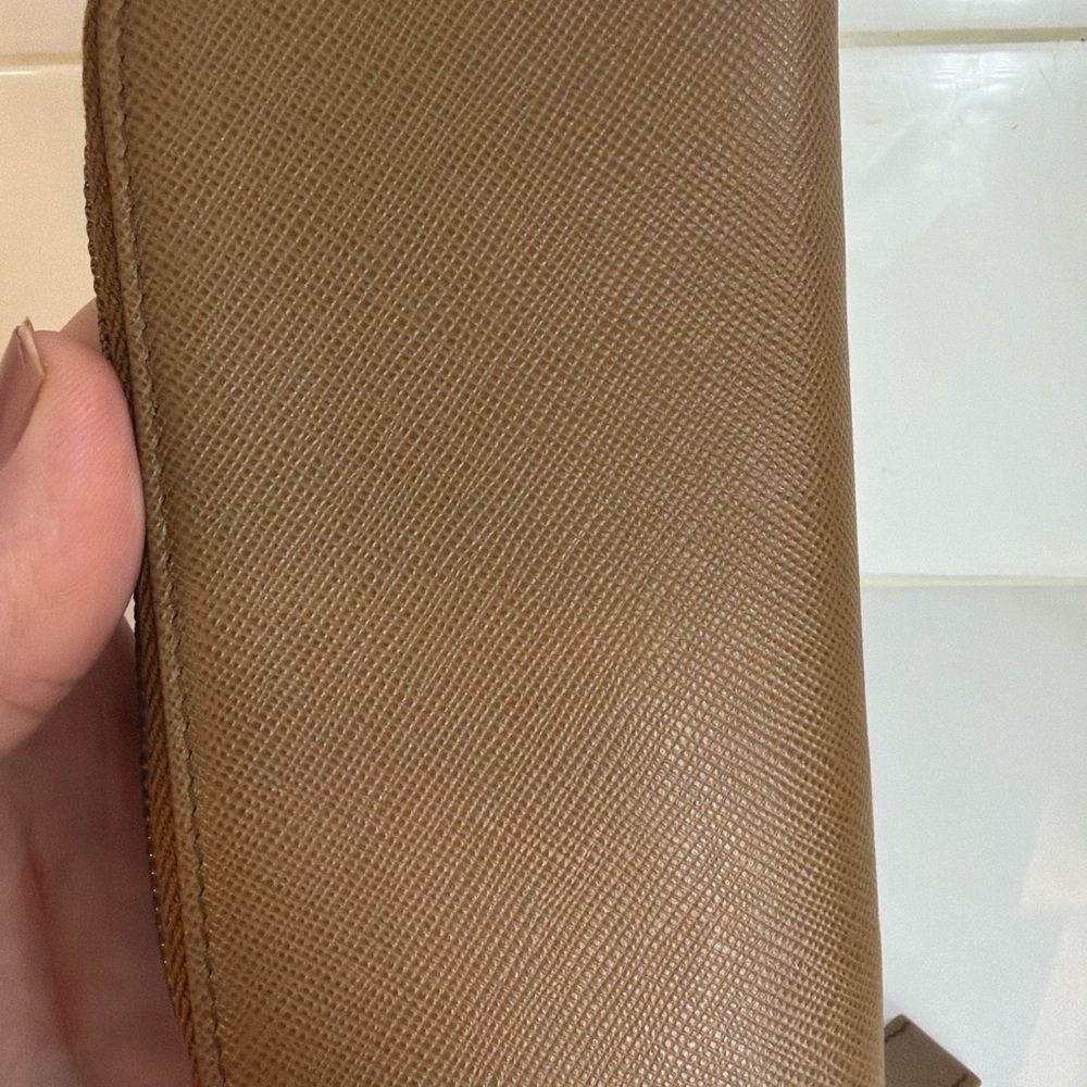 Prada Milano Saffiano Leather Zip Key Case Wallet 6 Hook Taupe Made In Italy - Picture 7 of 9